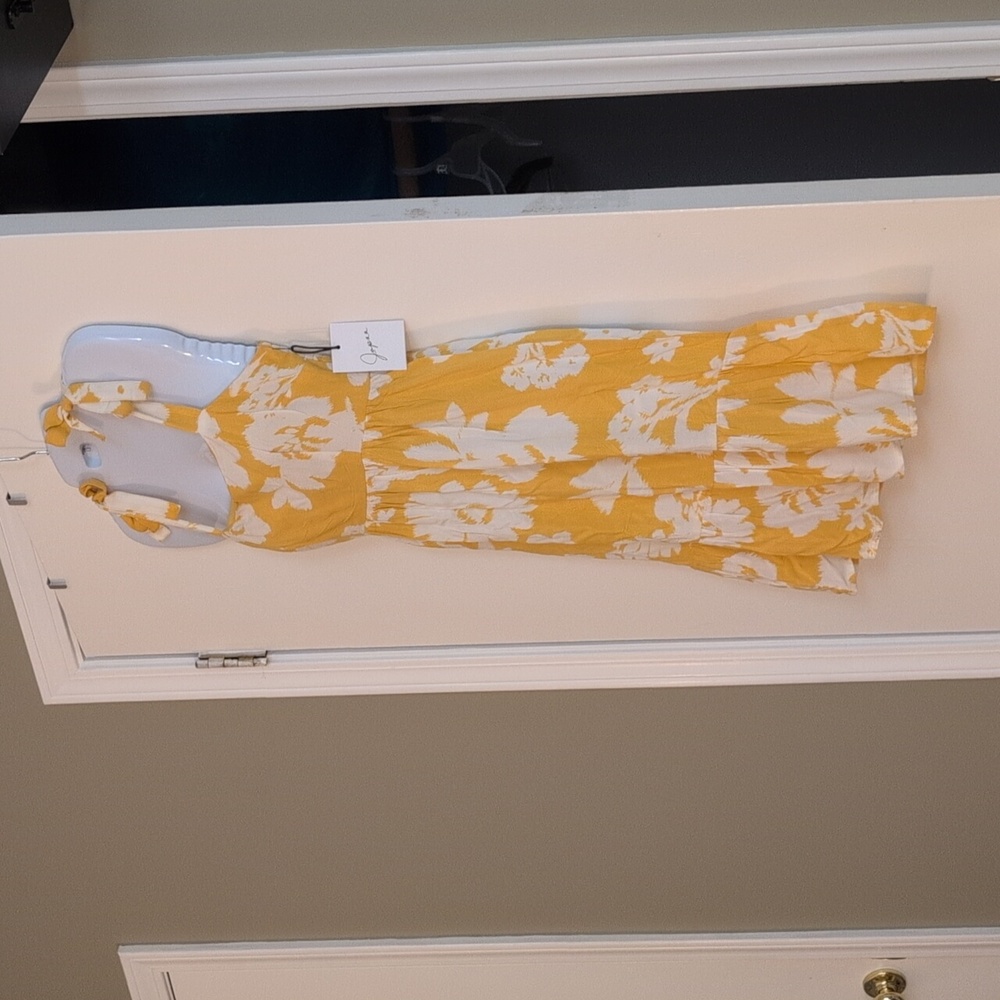 Yellow and White Floral Sundress with Tie Straps - Picture 4 of 15